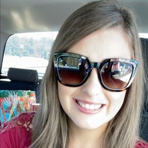 Meet your Posher, Katherine